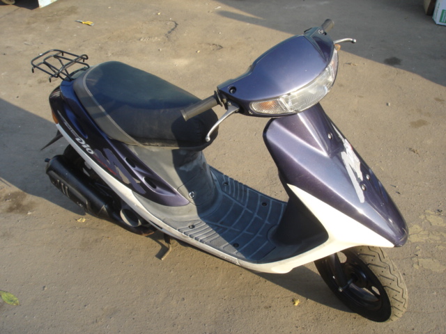Скутер Honda Dio AF27 б/у фиолетово-белая, в наличии (3068783)